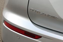 2024 Mitsubishi Outlander LS