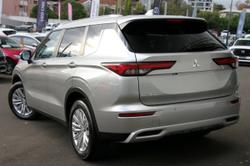 2024 Mitsubishi Outlander LS