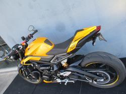 2025 Triumph STREET TRIPLE RS Yellow