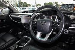 2021 Toyota Hilux SR5