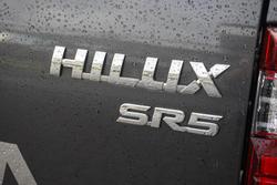 2021 Toyota Hilux SR5
