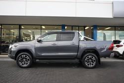 2021 Toyota Hilux SR5