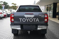 2021 Toyota Hilux SR5