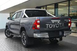 2021 Toyota Hilux SR5