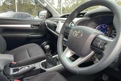 2017 Toyota Hilux SR5