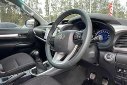 2017 Toyota Hilux SR5