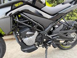 2025 CFMOTO 300 NK ABS Black