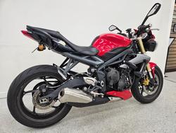 2015 Triumph STREET TRIPLE 660 Red