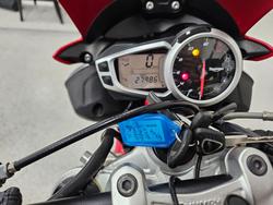 2015 Triumph STREET TRIPLE 660 Red