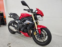 2015 Triumph STREET TRIPLE 660 Red