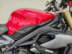 2015 Triumph STREET TRIPLE 660 Red