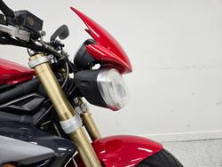 2015 Triumph STREET TRIPLE 660 Red
