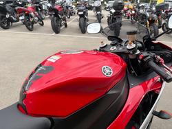 2014 Yamaha YZF-R6 Red