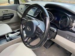 2017 Kia Carnival Si