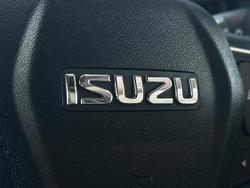 2022 Isuzu MU-X LS-T