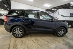2025 Mahindra XUV700 AX7L