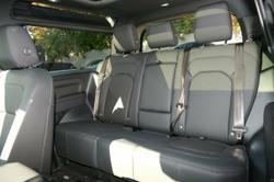 2025 Land Rover Defender 90 D250 S