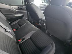 2021 Nissan Navara ST-X