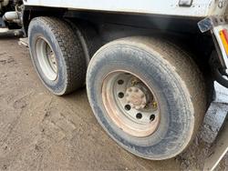 1998 International Acco 2350G