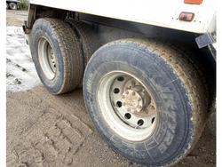 1998 International Acco 2350G