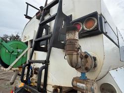 1998 International Acco 2350G