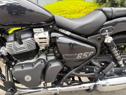 2025 Royal Enfield SUPER METEOR 650 Astral Black