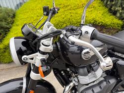 2025 Royal Enfield SUPER METEOR 650 Astral Black