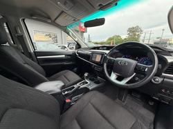 2017 Toyota Hilux SR5