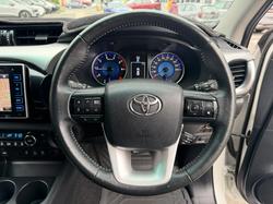 2017 Toyota Hilux SR5