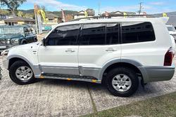 2004 Mitsubishi Pajero GLS