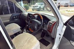 2004 Mitsubishi Pajero GLS