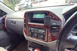 2004 Mitsubishi Pajero GLS