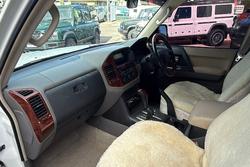 2004 Mitsubishi Pajero GLS