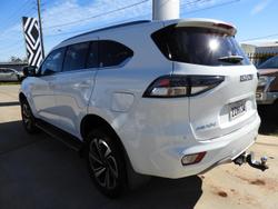 2021 Isuzu MU-X LS-T