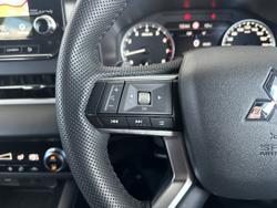 2023 Mitsubishi Outlander Black Edition