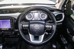 2023 Toyota Hilux SR5