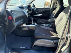 2023 Nissan Navara ST-X
