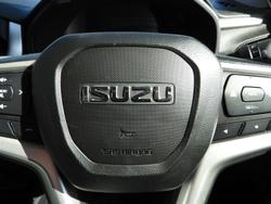 2024 Isuzu D-MAX LS-M