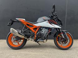 KTM 2026 KTM 990CC 990 Duke R