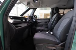 2025 Volkswagen ID. Buzz Pro BEV560