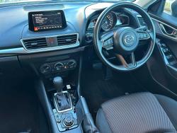 2018 Mazda 3 Neo Sport