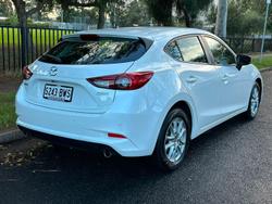2018 Mazda 3 Neo Sport