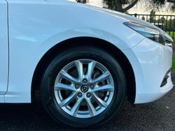 2018 Mazda 3 Neo Sport