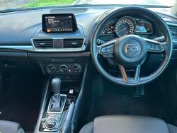 2018 Mazda 3 Neo Sport