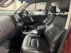 2017 Toyota Landcruiser VX