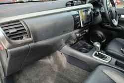 2017 Toyota Hilux SR5