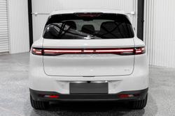 2026 Leapmotor B10 Design LR