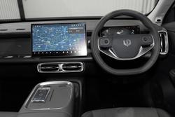 2026 Leapmotor B10 Design LR