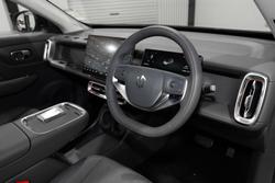 2026 Leapmotor B10 Design LR