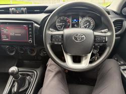 2022 Toyota Hilux SR